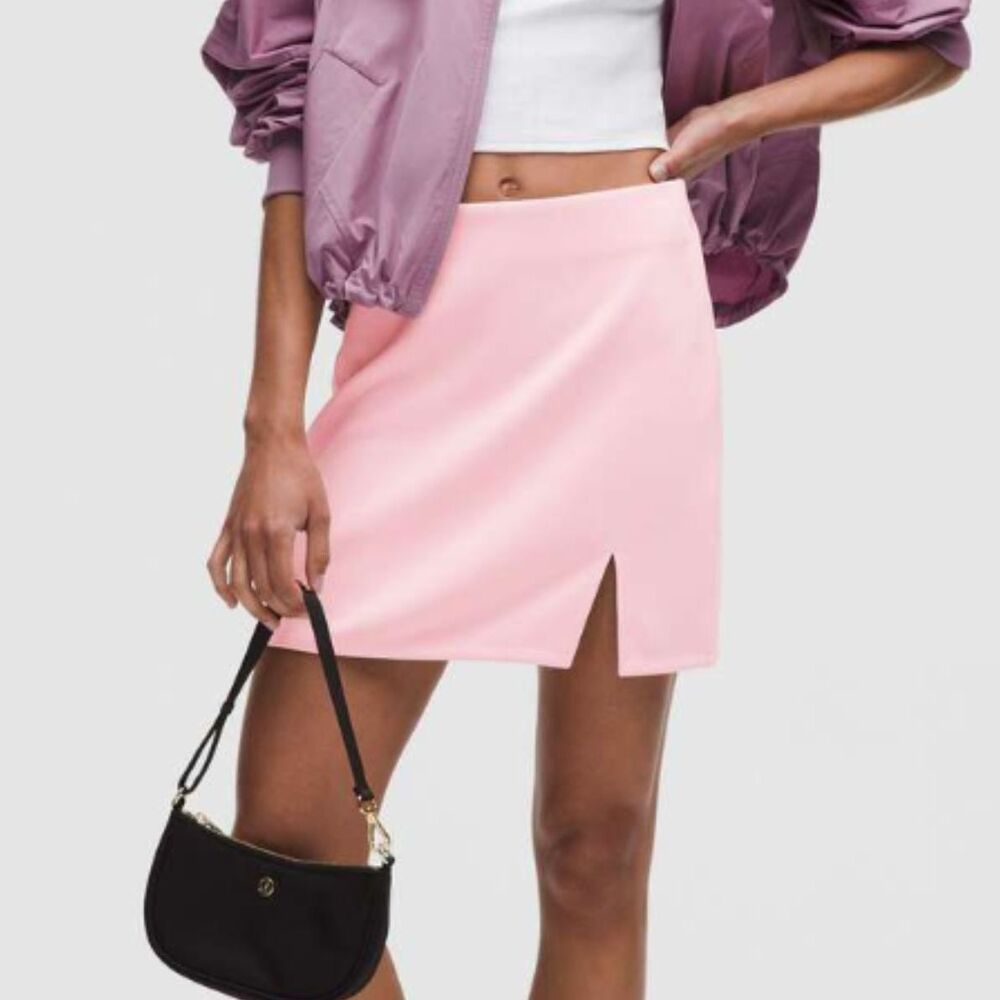 Lululemon Softstreme High-Rise Mini Skirt Pink Organza Size Medium Athleisure